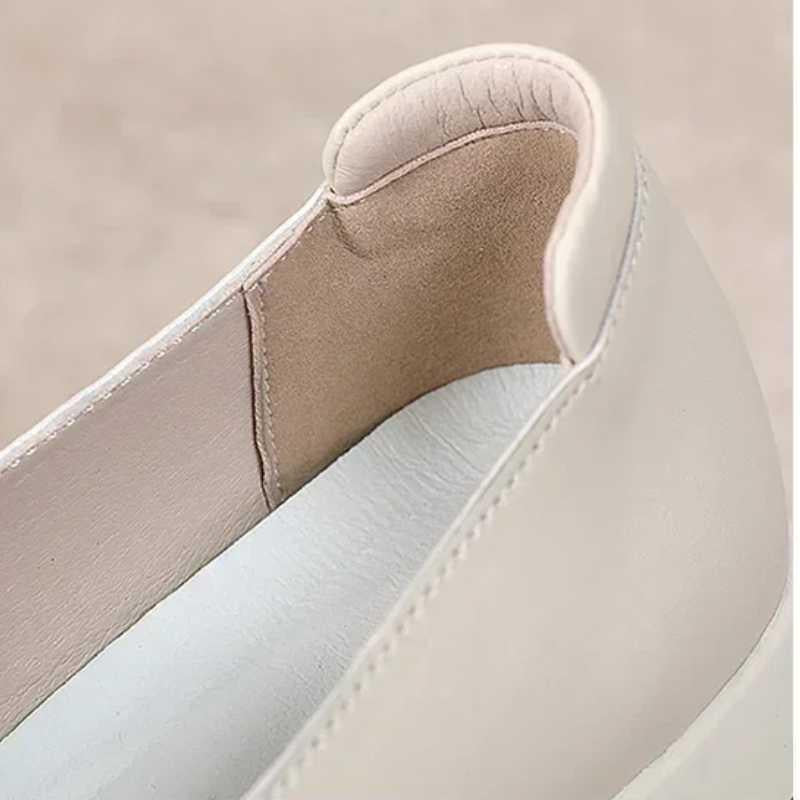 Mocassins Femininos Elegance: Conforto e Estilo em Couro Genuíno