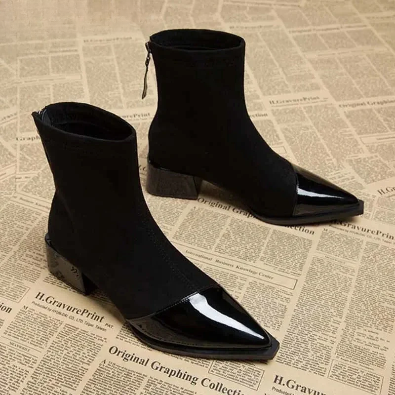 Botas de Camurça Femininas Chelsea com Salto Quadrado