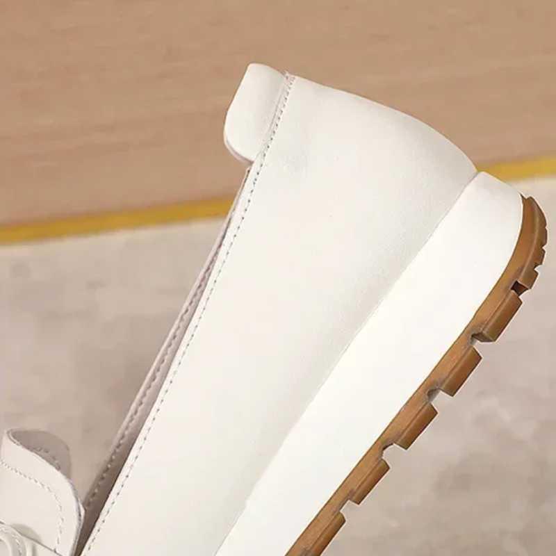 Mocassins Femininos Elegance: Conforto e Estilo em Couro Genuíno