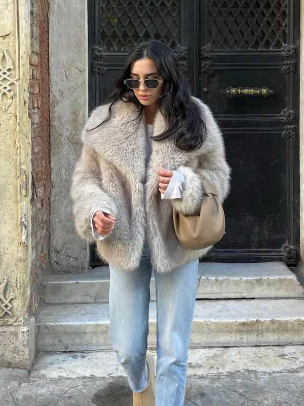 Jaqueta de Pele Feminina Classic Rebel