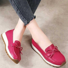 Mocassins Femininos Elegance: Conforto e Estilo em Couro Genuíno