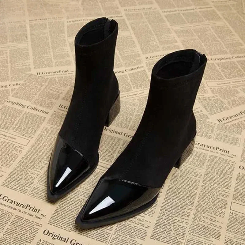 Botas de Camurça Femininas Chelsea com Salto Quadrado
