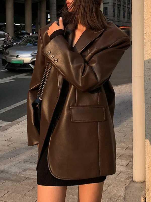 Jaqueta Feminina de Couro PU Preto - Estilo e Sofisticação