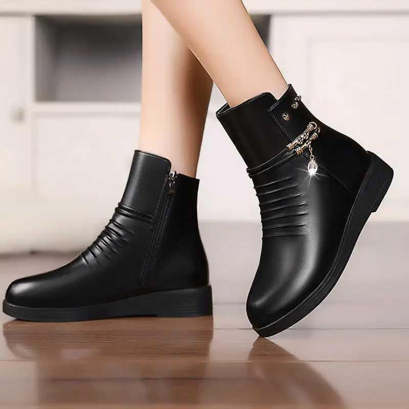 Botas Femininas de Couro com Forro de Lã - Elegância e Conforto