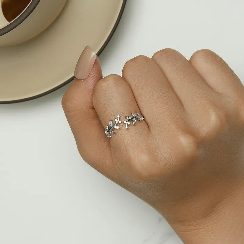 Anel Feminino Grego Luxuoso com Zircônia